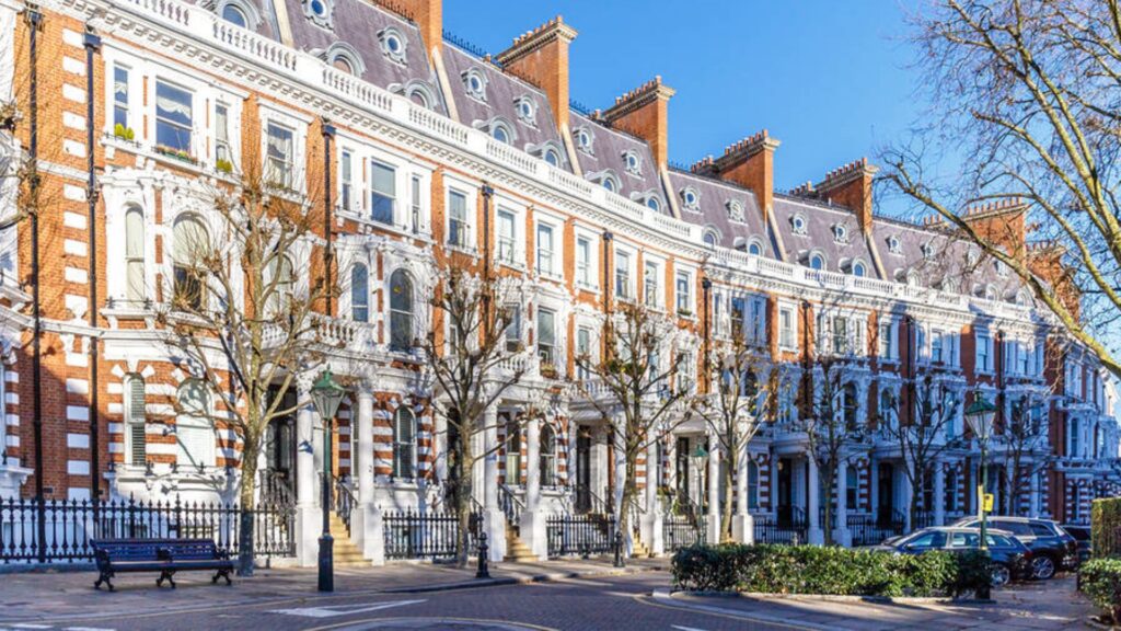 Moving to Holland Park? Here’s How to Make It Stress-Free